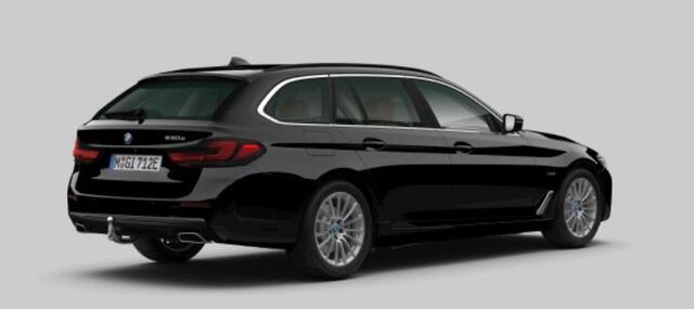 BMW 5-SERIE Touring 530e Trekhaak - Active Cruise Control - Elektrisch verstelbare/verwarmde stoelen - High Beam Assistant - Getinte Ruiten - Sportstoelen - Driving/Parking Assistant -