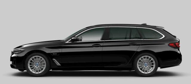 BMW 5-SERIE Touring 530e Driving Assistant Professional - Hifi - Parking Assistant - Getinte Ruiten - Sportstoelen - Elektrisch verwarmde voorstoelen -