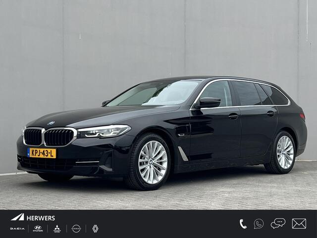 BMW 5-SERIE Touring 530e Business Edition Plus / Dealer Onderhouden / Head- Up Display / Stoelverwarming / Achteruitrijcamera / 1.700 kg trekgewicht / Navigatie / Apple Carplay & Android Auto / Climate Control / 18"LM Velgen /