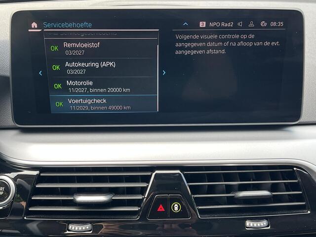BMW 5-SERIE Touring 530e Business Edition Plus / Dealer Onderhouden / Head- Up Display / Stoelverwarming / Achteruitrijcamera / 1.700 kg trekgewicht / Navigatie / Apple Carplay & Android Auto / Climate Control / 18"LM Velgen /