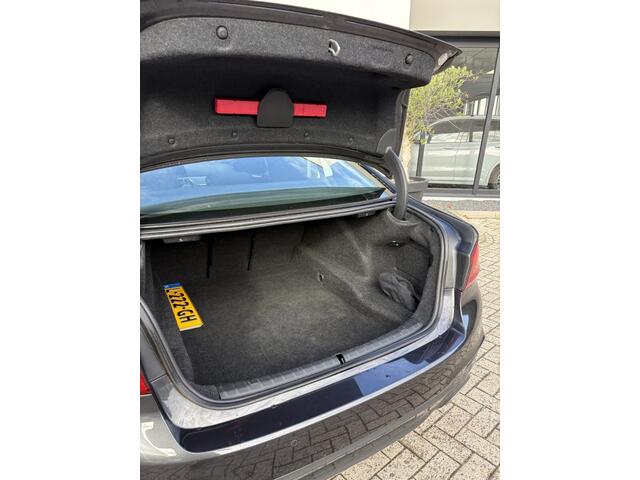 BMW 5-SERIE 520i M-sport | Trekhaak | Elec. stoelen | Sophistograu