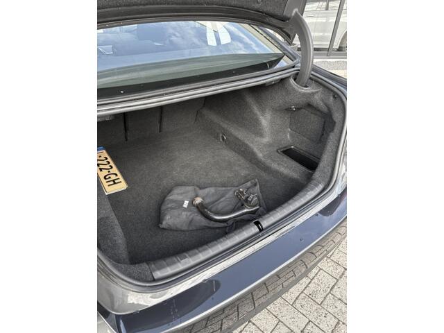 BMW 5-SERIE 520i M-sport | Trekhaak | Elec. stoelen | Sophistograu