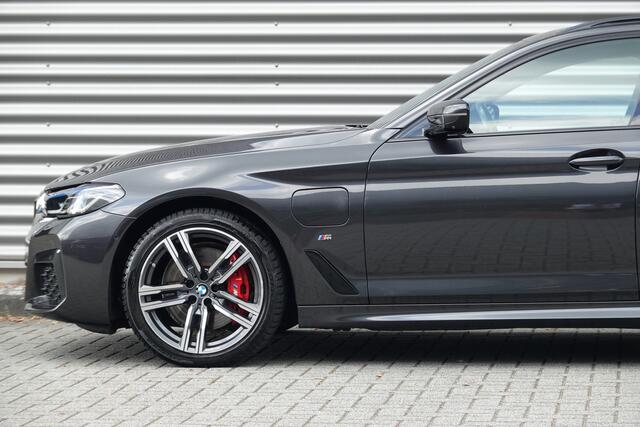 BMW 5-SERIE Touring 530e xDrive High Executive | M-Sport | Laser | Head-Up | Ventilatie | ACC |