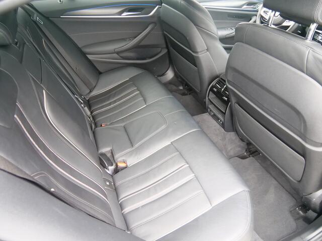 BMW 5-SERIE 520i High Executive Edition 184 Pk Automaat M-pakket / Navi / DAB / Apple Carplay / Leer