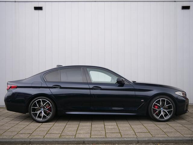 BMW 5-SERIE 520i High Executive Edition 184 Pk Automaat M-pakket / Navi / DAB / Apple Carplay / Leer