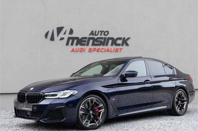 BMW 5-SERIE 530e M Sport / M Sportstoelen/ Schuif-kanteldak/ Harman Kardon/ Head-up/ 210 kW