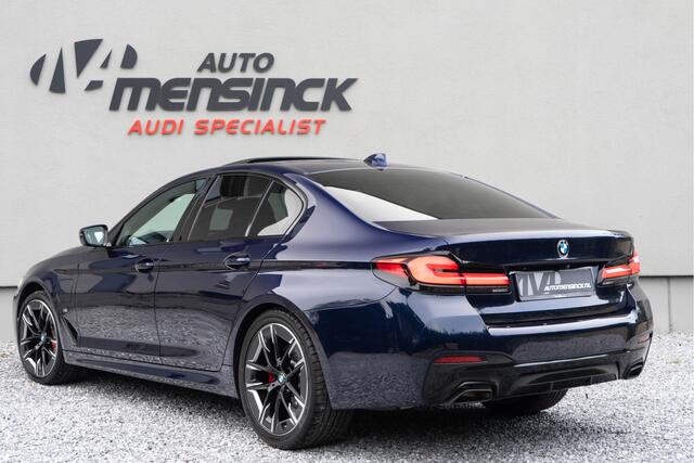 BMW 5-SERIE 530e M Sport / M Sportstoelen/ Schuif-kanteldak/ Harman Kardon/ Head-up/ 210 kW