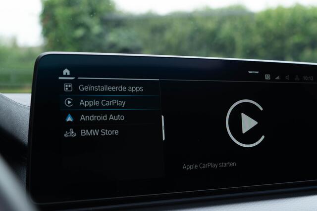 BMW 5-SERIE 530e M Sport / M Sportstoelen/ Schuif-kanteldak/ Harman Kardon/ Head-up/ 210 kW