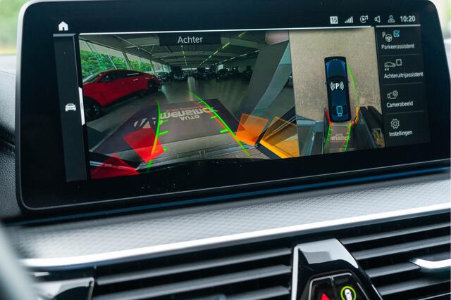 BMW 5-SERIE 530e M Sport / M Sportstoelen/ Schuif-kanteldak/ Harman Kardon/ Head-up/ 210 kW
