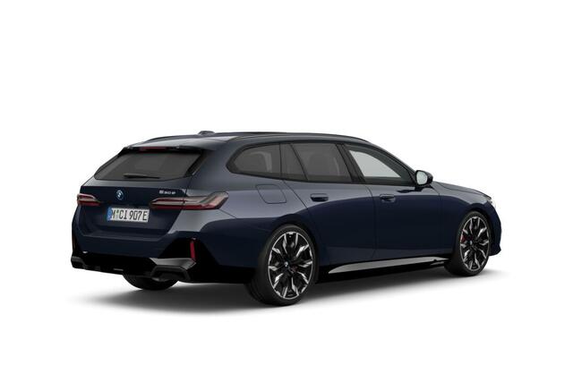 BMW 5-SERIE Touring 530e M Sport Pro Edition | M Sportpakket Pro | Innovation Pack | Travel Pack | Comfort Pack