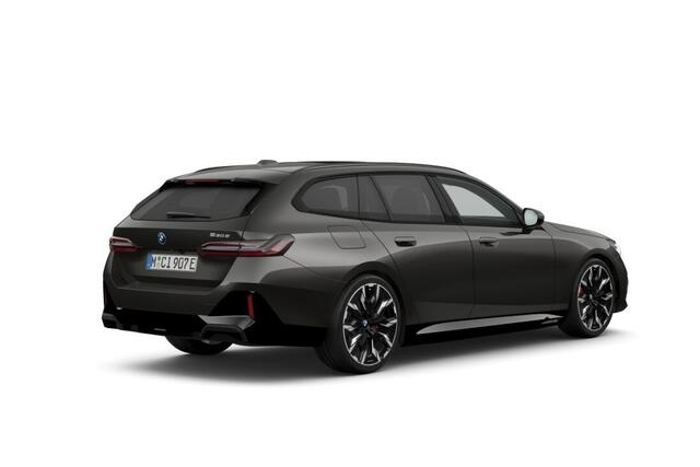 BMW 5-SERIE Touring 530e M Sport Pro Edition | M Sportpakket Pro | Innovation Pack | Travel Pack | Comfort Pack