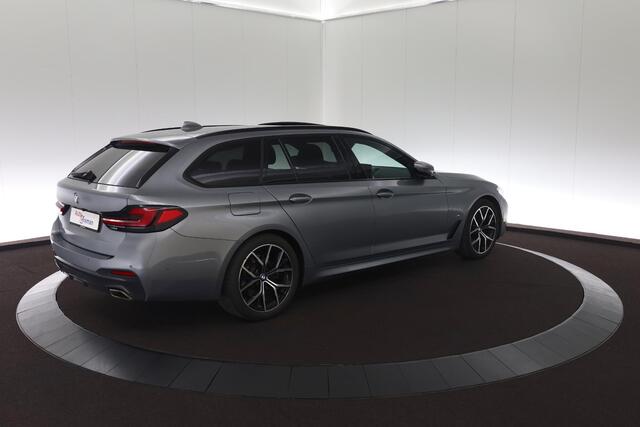 BMW 5-SERIE Touring 520d 190pk -M Sport / Pano / Shadow Line-