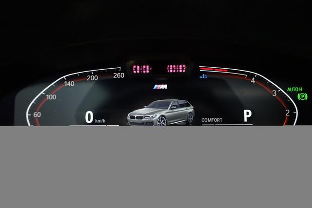 BMW 5-SERIE Touring 520d 190pk -M Sport / Pano / Shadow Line-