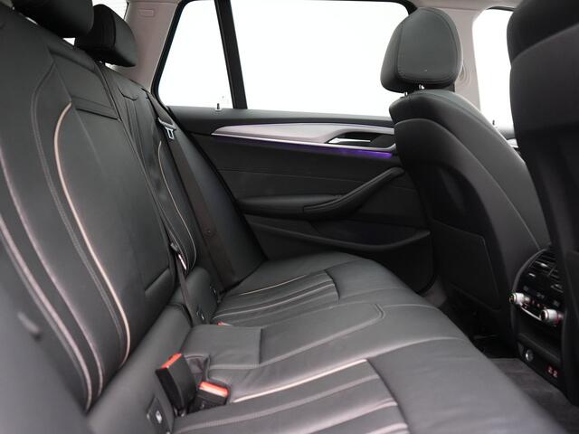 BMW 5-SERIE Touring 530e xDrive Business Edition Plus 293pk Dealer O.H. | Panodak | Adaptive Cruise | Head Up | Laser LED | 360 Camera | Lederen Comfortzetels Verwarmd | Sfeerverlichting | Keyless | Blis | Apple Carplay | Hifi Audio | Navigatie | DAB | Plug In Hybrid |