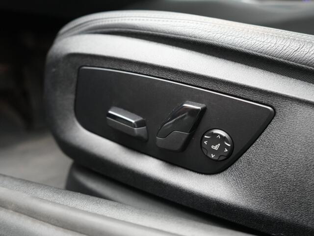 BMW 5-SERIE Touring 530e xDrive Business Edition Plus 293pk Dealer O.H. | Panodak | Adaptive Cruise | Head Up | Laser LED | 360 Camera | Lederen Comfortzetels Verwarmd | Sfeerverlichting | Keyless | Blis | Apple Carplay | Hifi Audio | Navigatie | DAB | Plug In Hybrid |