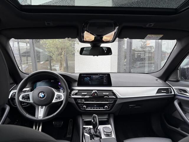 BMW 5-SERIE 530e M-Sport Vol! | Pano | Soft Close | Head-Up | Service contract |