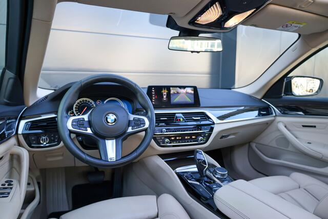 BMW 5-SERIE 540i xDrive High Executive | NAP! | DEALER.OND | SCHUIF/KANTEL | STOELVERWARMING | CAMERA |