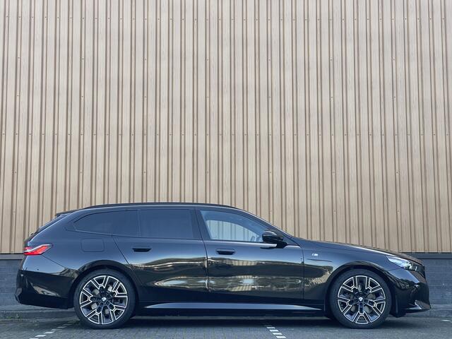BMW 5-SERIE Touring 530e M Sport Edition | Origineel Nederlands | Elektrische Trekhaak | Keyless Go & Entry | Harman & Kardon | Apple Carplay |