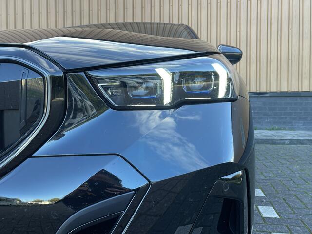 BMW 5-SERIE Touring 530e M Sport Edition | Origineel Nederlands | Elektrische Trekhaak | Keyless Go & Entry | Harman & Kardon | Apple Carplay |
