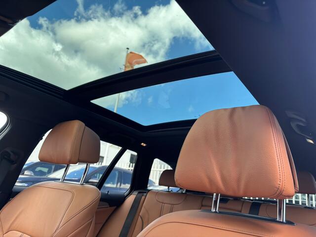 BMW 5-SERIE Touring 530e xDrive Business Edition Plus M Sport | Panoramadak | Stoelverwarming | Stuurverwarming | M Sport Remmen | Keyless | Elektrische Stoelen | Ambiance Verlichting | Laser LED | Adaptive Cruise Control | Driving Assistant Professiona