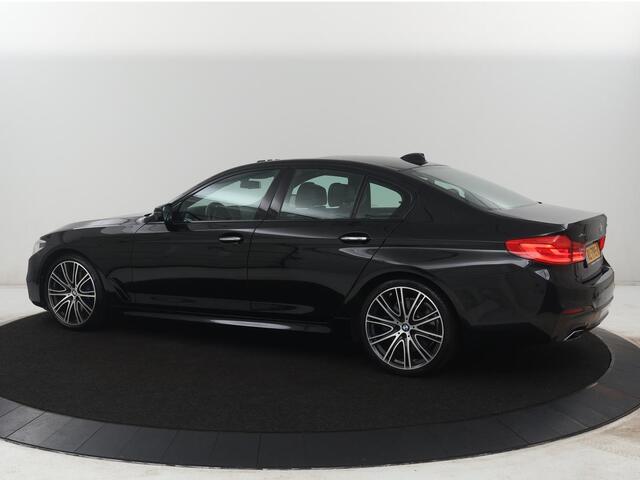 BMW 5-SERIE 530i xDrive High Executive | M Sport | LED | Stoelverwarming | Schuif/-kanteldak | Stoelventilatie | 360 Camera | Harman Kardon Sound |