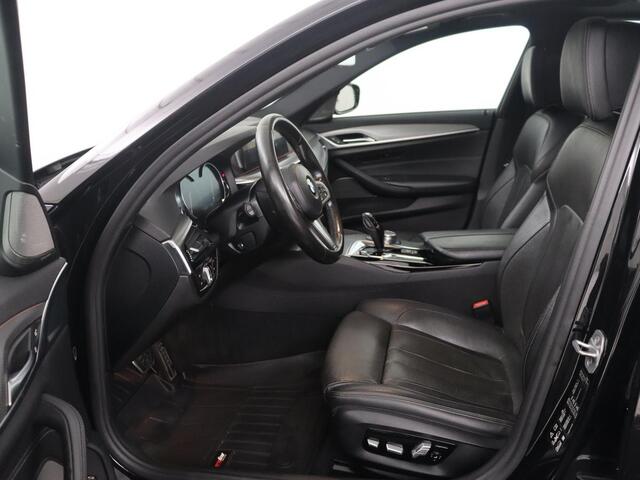 BMW 5-SERIE 530i xDrive High Executive | M Sport | LED | Stoelverwarming | Schuif/-kanteldak | Stoelventilatie | 360 Camera | Harman Kardon Sound |