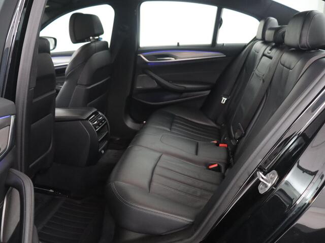 BMW 5-SERIE 530i xDrive High Executive | M Sport | LED | Stoelverwarming | Schuif/-kanteldak | Stoelventilatie | 360 Camera | Harman Kardon Sound |