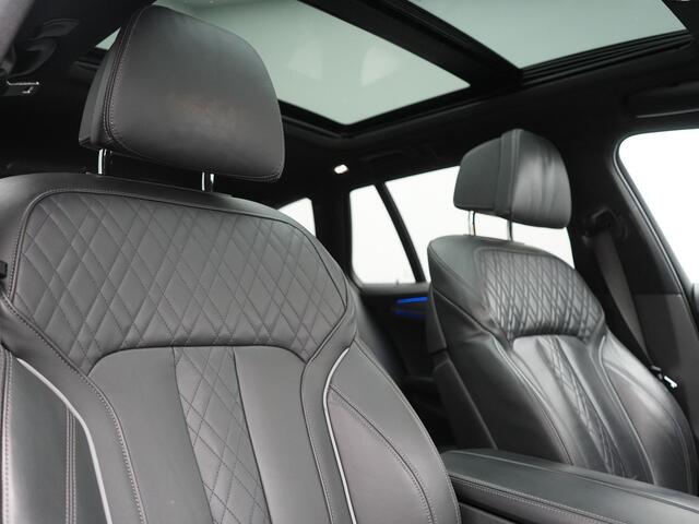 BMW 5-SERIE Touring 520i M Sport 184pk Dealer O.H. | Panodak | Head Up | 360 Camera | Lederen Comfortzetels Memory & Verwarmd | Sfeerverlichting | Blis | Apple Carplay | Stuur Verwarmd | Adaptive LED | Navigatie | DAB | 19"L.M |