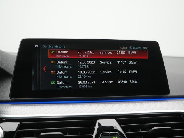 BMW 5-SERIE Touring 520i M Sport 184pk Dealer O.H. | Panodak | Head Up | 360 Camera | Lederen Comfortzetels Memory & Verwarmd | Sfeerverlichting | Blis | Apple Carplay | Stuur Verwarmd | Adaptive LED | Navigatie | DAB | 19"L.M |