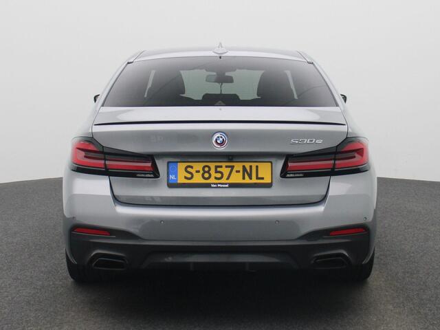 BMW 5-SERIE 530e Business Edition Plus 292PK | M Sport Pro | Laser koplampen | Wegklapbare Trekhaak | Comfortstoelen