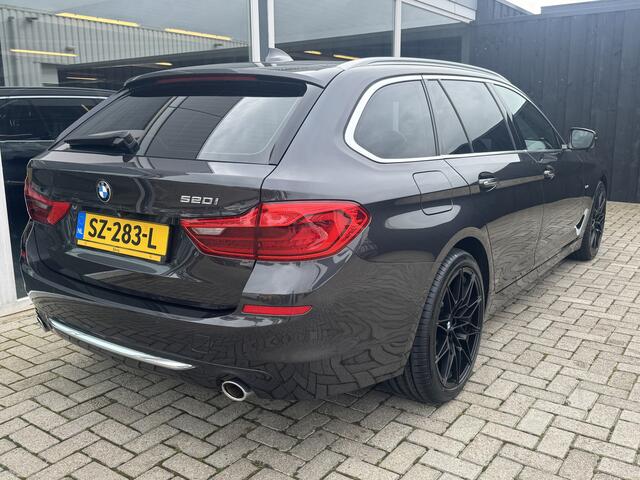 BMW 5-SERIE Touring 520i High Executive Luxery|LEDER|19INCH|ELEK.TREKHAAK