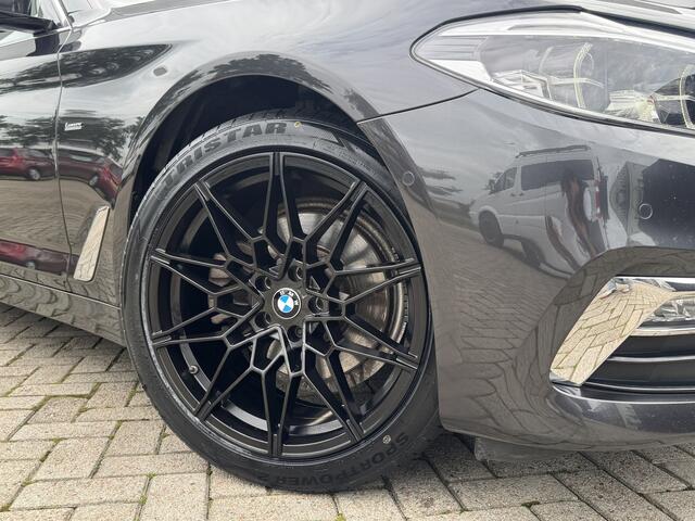 BMW 5-SERIE Touring 520i High Executive Luxery|LEDER|19INCH|ELEK.TREKHAAK