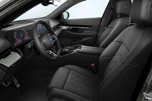 BMW 5-SERIE Touring 530e | M Sport | Panoramadak | Innovation Pack |