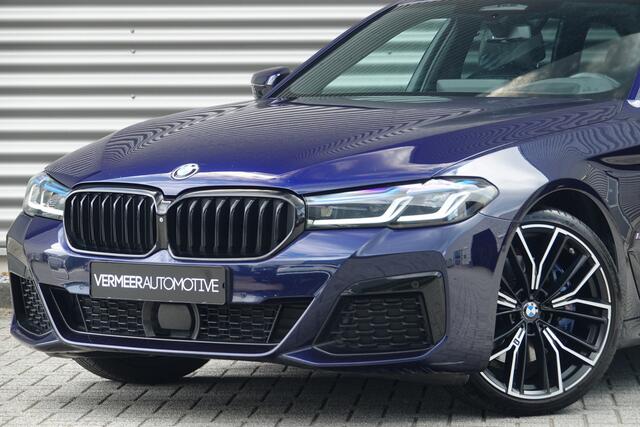 BMW 5-SERIE Touring 530i High Executive Edition M-Sport | Panodak | Trekhaak | Laser | HUD | H&K |