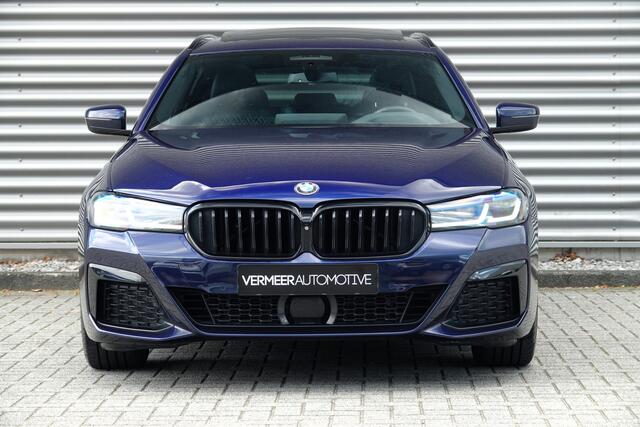 BMW 5-SERIE Touring 530i High Executive Edition M-Sport | Panodak | Trekhaak | Laser | HUD | H&K |