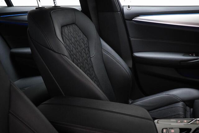 BMW 5-SERIE Touring 530e xDrive M-Sport | LEDER | STOELVERWARMING | TREKHAAK | 19"