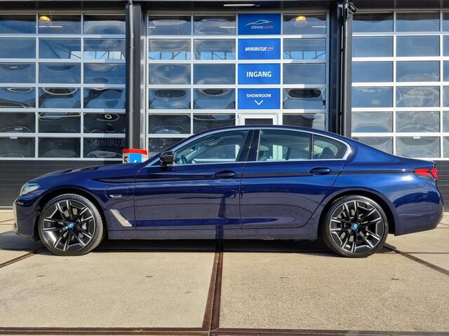 BMW 5-SERIE 545e xDrive 394pk. / Individual Tansanitblau / Laser / 20 inch / Comfortstoelen / ACC / Luxury Line – foto 2