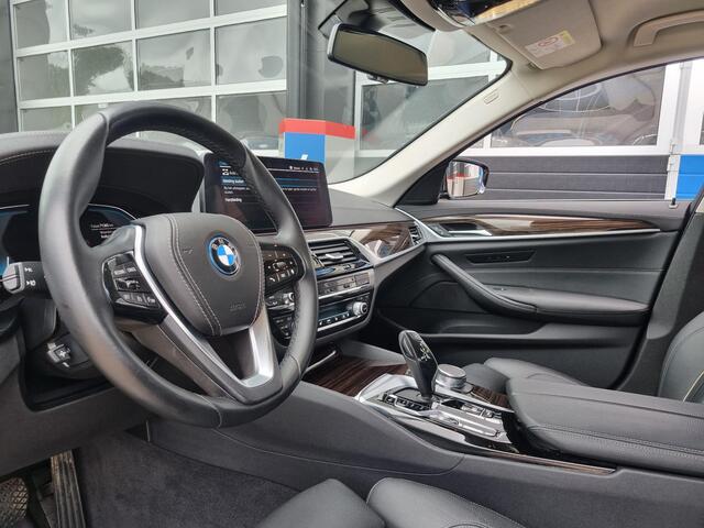 BMW 5-SERIE 545e xDrive 394pk. / Individual Tansanitblau / Laser / 20 inch / Comfortstoelen / ACC / Luxury Line – foto 5
