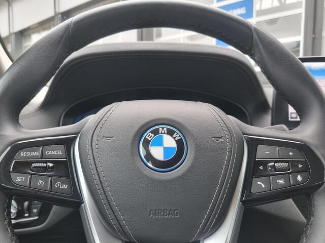 BMW 5-SERIE 545e xDrive 394pk. / Individual Tansanitblau / Laser / 20 inch / Comfortstoelen / ACC / Luxury Line – foto 6