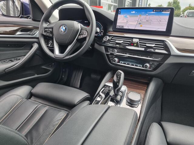 BMW 5-SERIE 545e xDrive 394pk. / Individual Tansanitblau / Laser / 20 inch / Comfortstoelen / ACC / Luxury Line – foto 7
