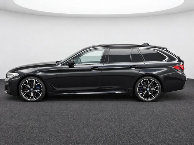 BMW 5-SERIE Touring 530d High Executive M Sport Pakket Automaat / Live Cockpit Professional / Head-Up Display / Panoramadak / Laser / Adaptieve Cruise Control / Stoelverwarming / HiFi / 20 Inch / Sportstoelen voor / DAB – foto 3