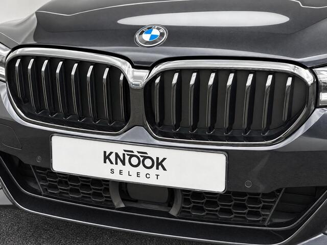 BMW 5-SERIE Touring 530d High Executive M Sport Pakket Automaat / Live Cockpit Professional / Head-Up Display / Panoramadak / Laser / Adaptieve Cruise Control / Stoelverwarming / HiFi / 20 Inch / Sportstoelen voor / DAB – foto 8