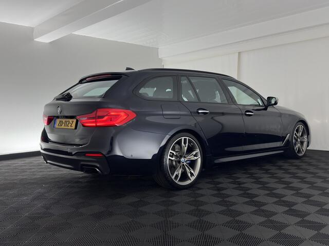 BMW 5-SERIE Touring M550d xDrive High Executive Aut. *PANO | LEATHER | BOWERS&WILKINS | ADAPTIVE-CRUISE | MASSAGE | TOP-VIEW | FULL-LED | BLIND-SPOT | MEMORY-PACK | DIGI-COCKPIT | HEATED-SPORTSEATS | KEYLESS | DAB+ | HEAD-UP | 2