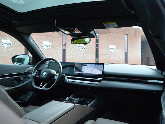 BMW 5-SERIE Touring 530e Touring M Sport Pro | B&W | Active Steering