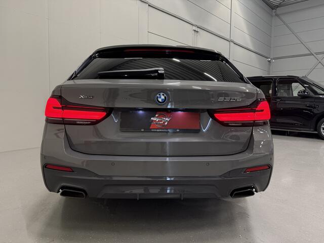BMW 5-SERIE Touring 530e xDrive M-Sport BERNINAGRAU/PANO/HEAD-UP/H&K/LEER-SPORT/MEMORY/ACC/SFEER/LED/DONKERE-HEMEL/19" M-SPORT/SHADOW-LINE/VOLLEDIG BMW DEALER HISTORIE