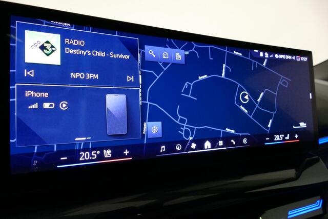 BMW 5-SERIE Touring 530e xDrive M Sport Pro Edition / UNIEK!!! / M5 Look / M Sport Bodykit / Panoramadak / Stoelkoeling & -verwarming / Carbon interieur / Iconic Glow / Harman Kardon / Elektr. verstelbare voorstoelen + memory / HUD / Apple Carplay - Android Auto / Rondomzichtcamera / Premium BMW colour / Matrix LED / Achterbank verwarming / 21'' LMV / Lederen bekleding / Ambienteverlichting / Trekhaak (zwenkbaar)