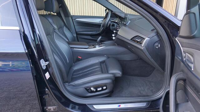 BMW 5-SERIE Touring 530i 252pk M-Sport High Executive Pano.Dak Nappa-Leder Adap-LED 19inch LM Virtual Cockpit HUD *NL auto*