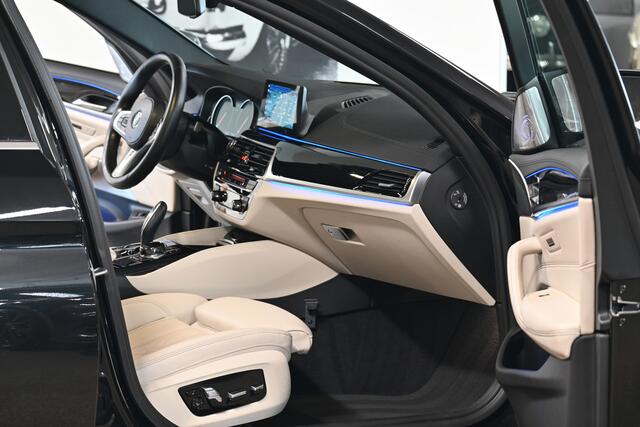 BMW 5-SERIE 540i xDrive High Executive