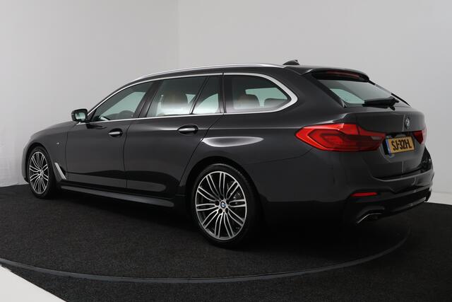 BMW 5-SERIE Touring 520i Corporate Lease High Executive (PANORAMADAK, STOELVERWARMING, ELEKTR STOELEN, CAMERA)
