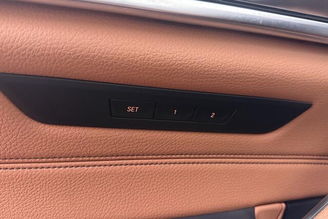BMW 5-SERIE Touring 520i Corporate Lease High Executive (PANORAMADAK, STOELVERWARMING, ELEKTR STOELEN, CAMERA)